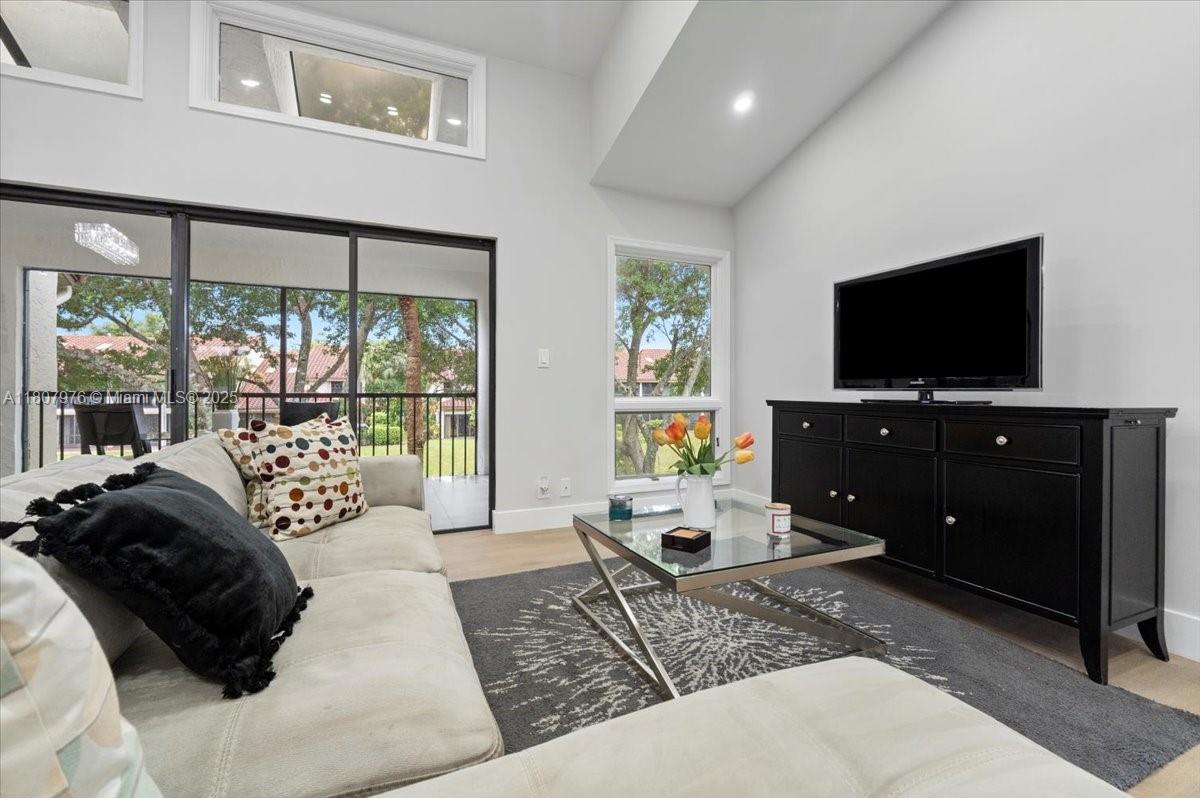 EL VIENTO AT BOCA POINTE - Residential