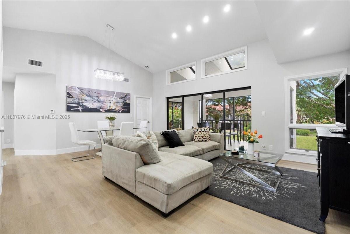 EL VIENTO AT BOCA POINTE - Residential