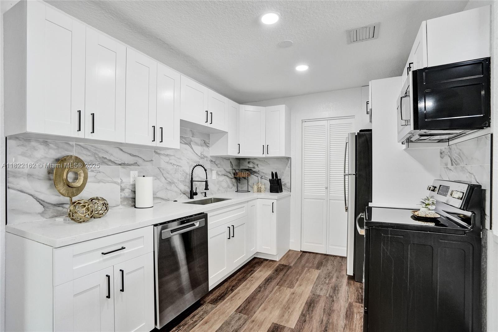 FLORAL HEIGHTS 1ST ADD - Residential