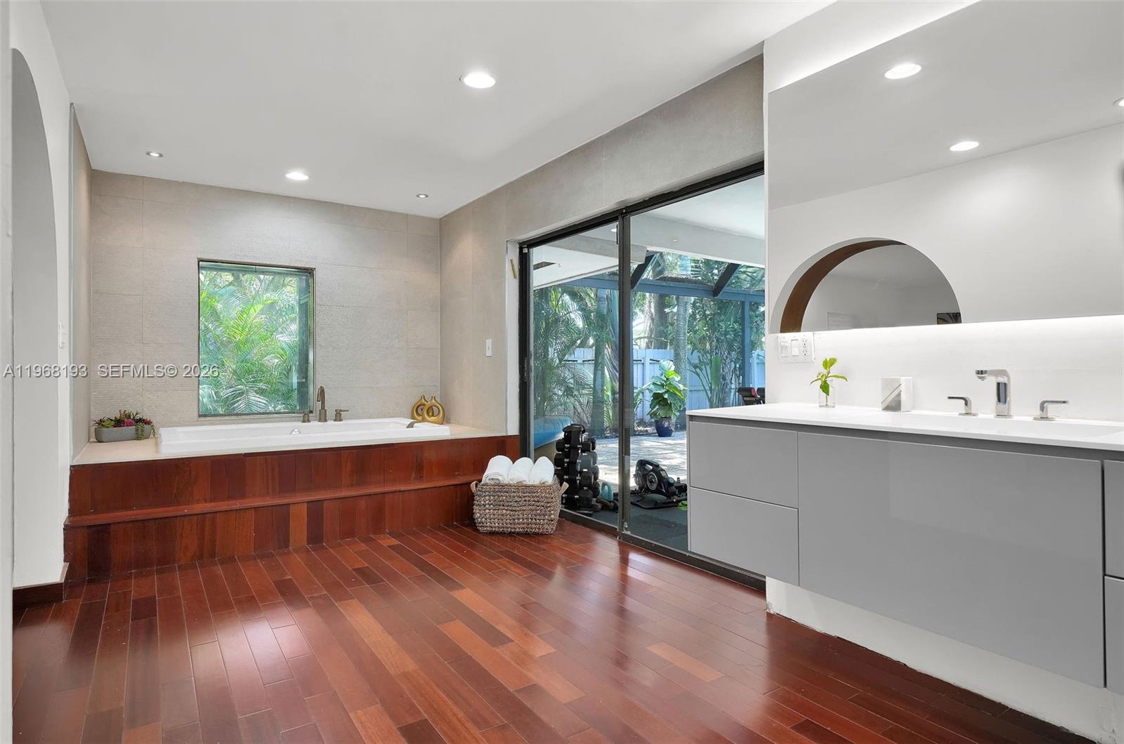 STIRLING OAKS ESTATES - Residential