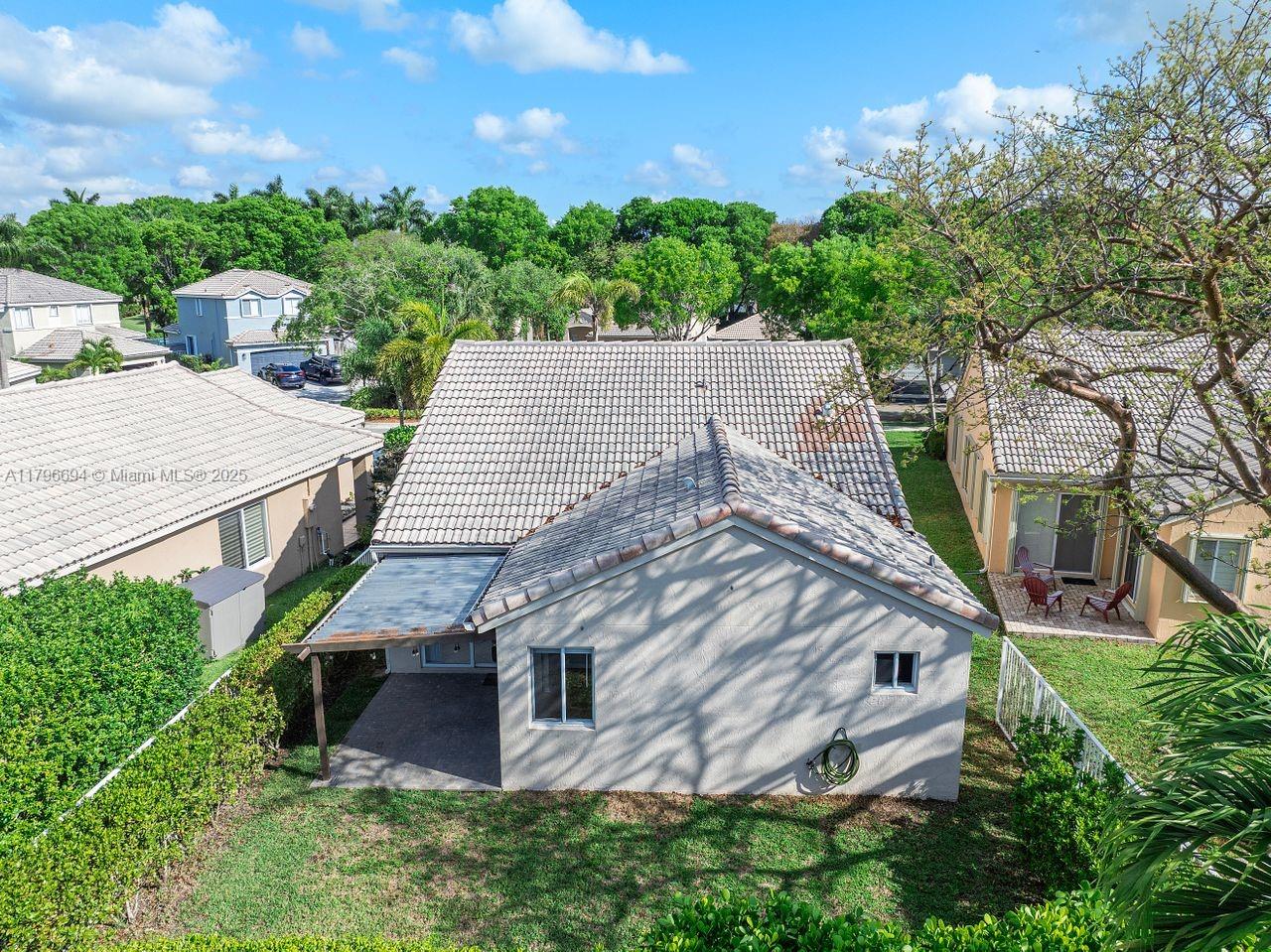 4013 Pine Ridge Ln