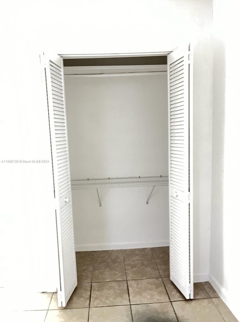 SUNSET VILLAS CONDO - Residential Lease