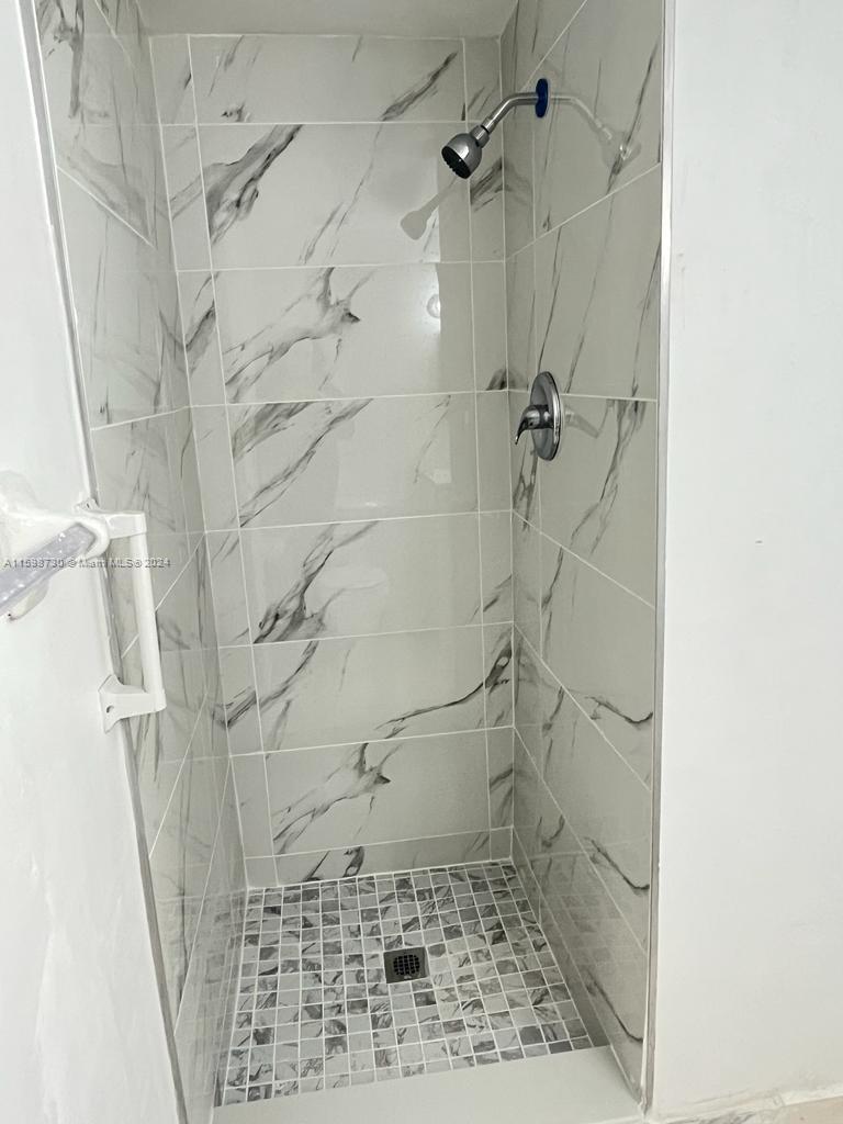 SUNSET VILLAS CONDO - Residential Lease