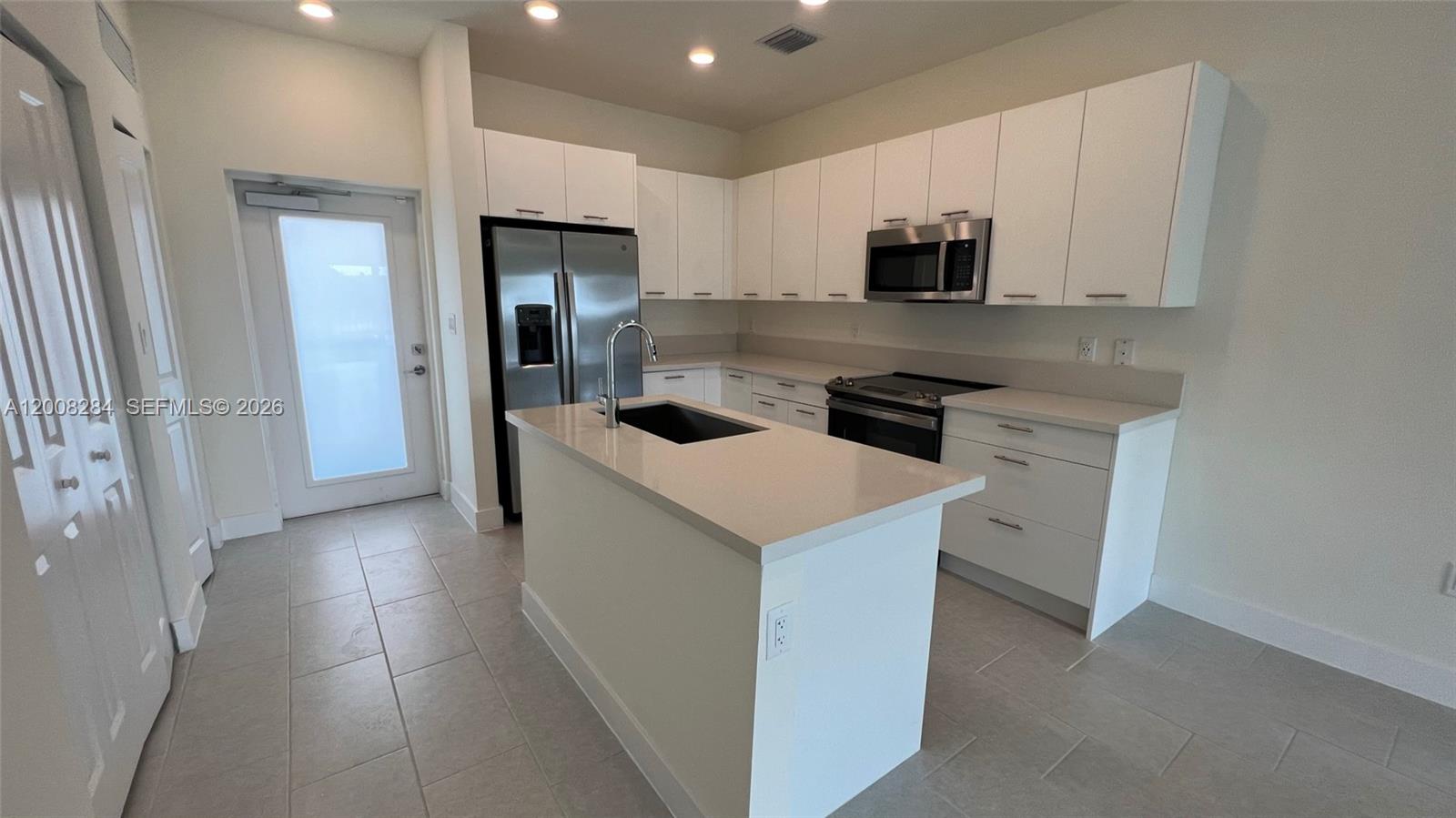 DOWNTOWN DORAL SOUTH PHAS - Residential