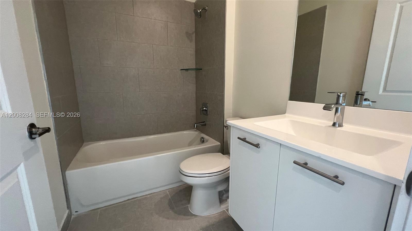 DOWNTOWN DORAL SOUTH PHAS - Residential