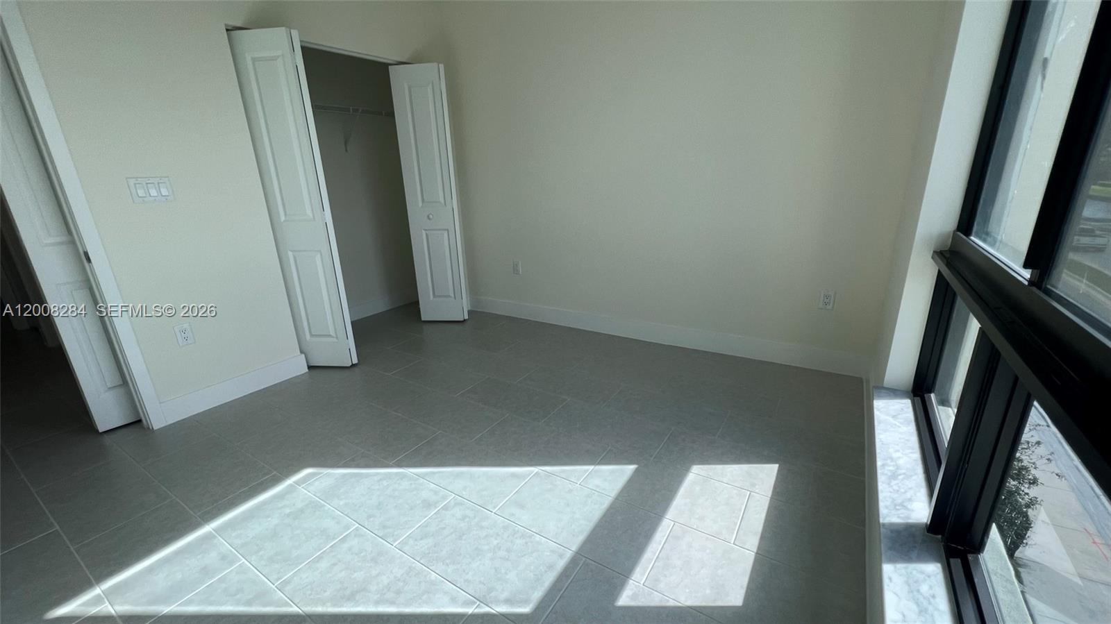 DOWNTOWN DORAL SOUTH PHAS - Residential