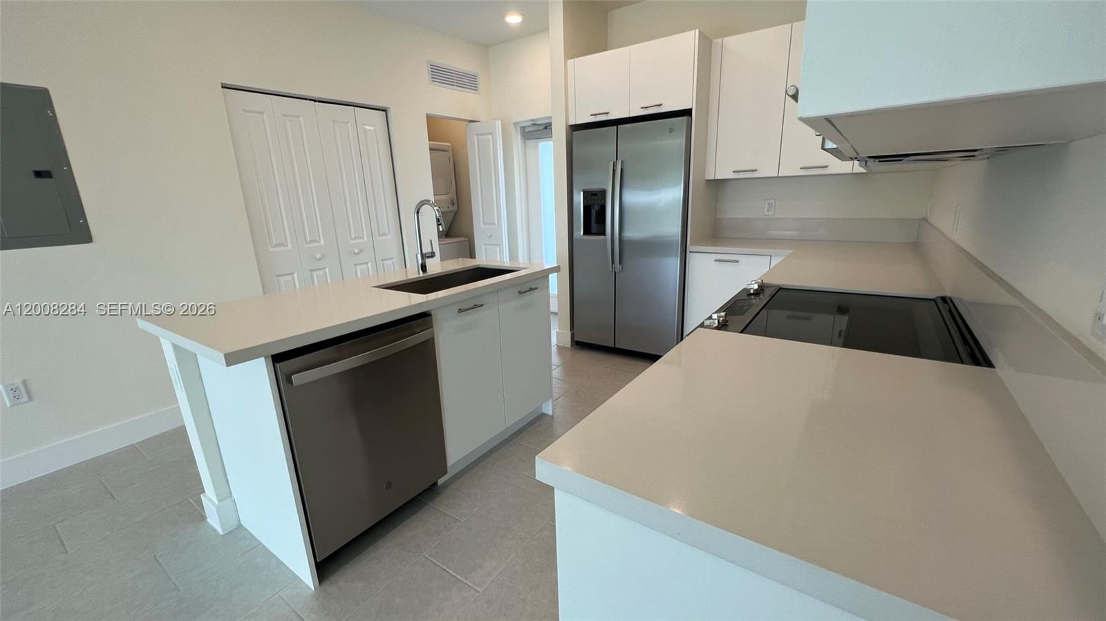 DOWNTOWN DORAL SOUTH PHAS - Residential