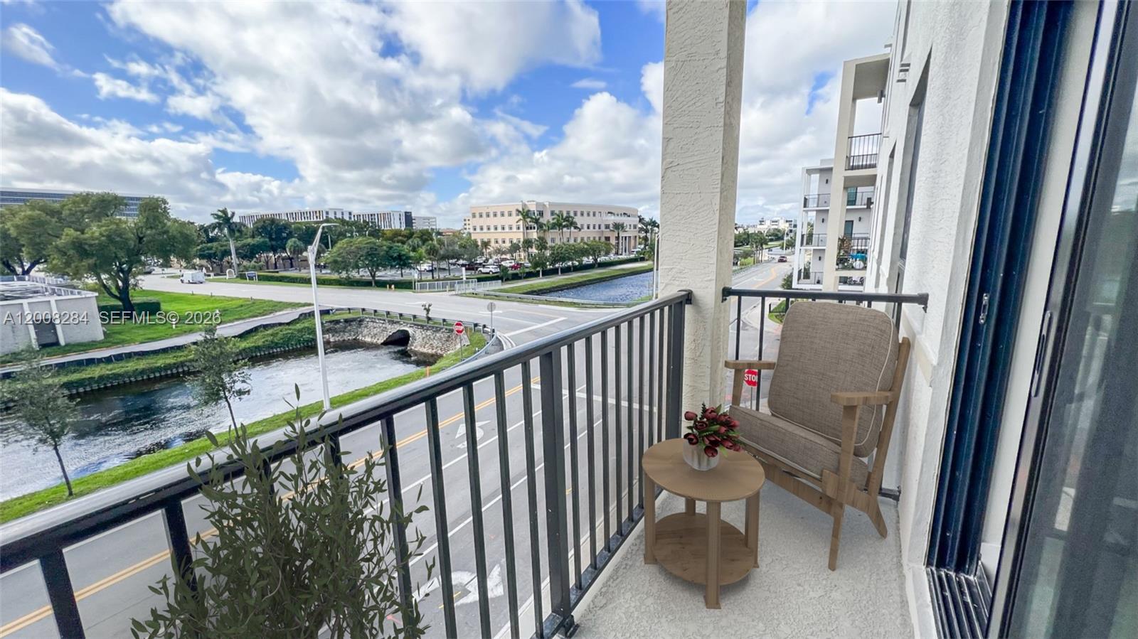 DOWNTOWN DORAL SOUTH PHAS - Residential