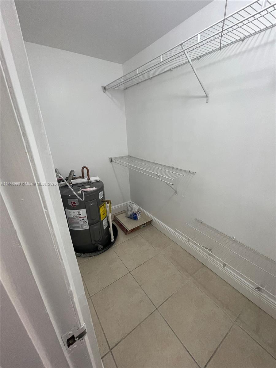 INVERRARY GARDENS CONDO I - Residential Lease