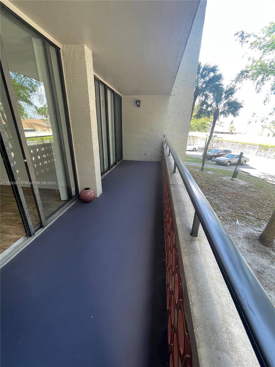 INVERRARY GARDENS CONDO I - Residential Lease