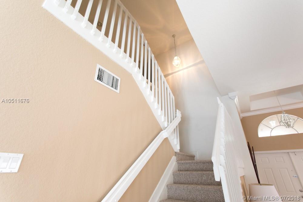 FLORIDIAN BAY ESTATES - Residential