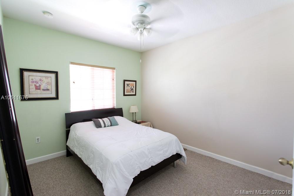 FLORIDIAN BAY ESTATES - Residential