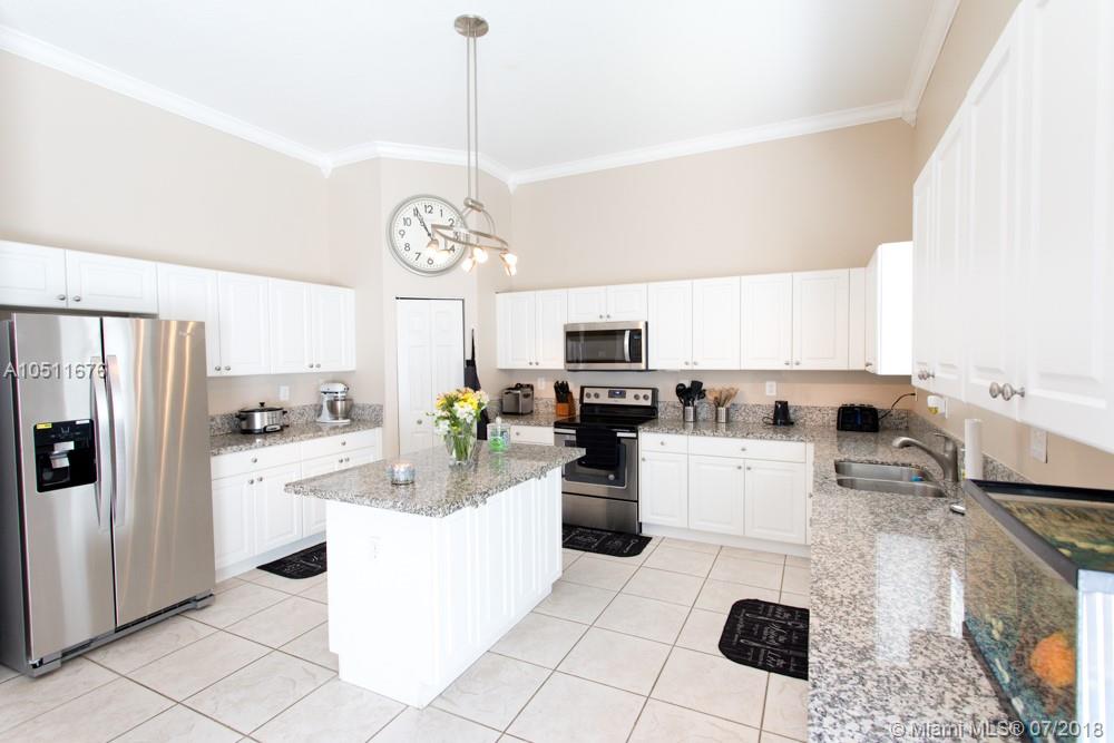 FLORIDIAN BAY ESTATES - Residential