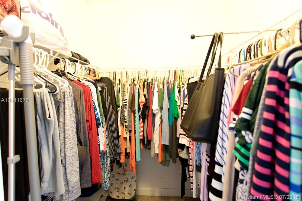 FLORIDIAN BAY ESTATES - Residential