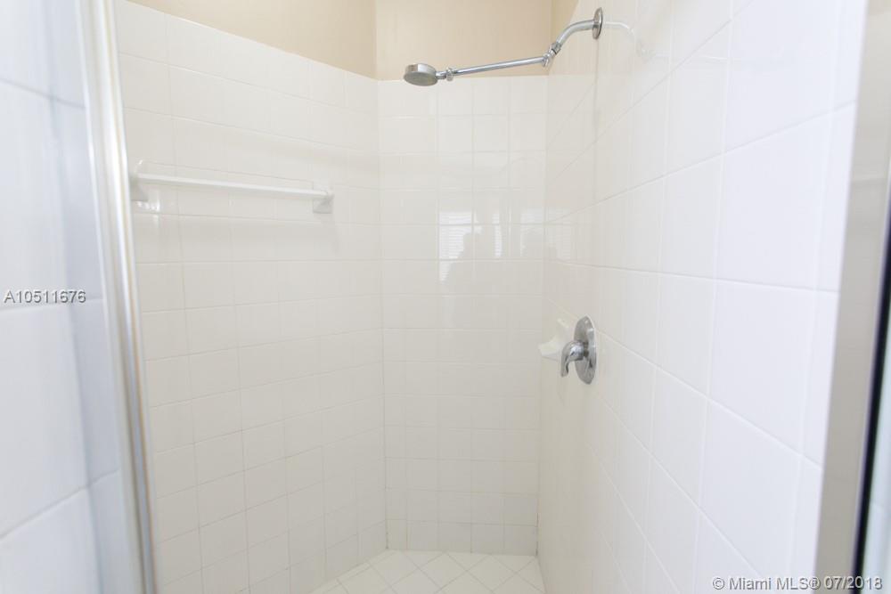 FLORIDIAN BAY ESTATES - Residential