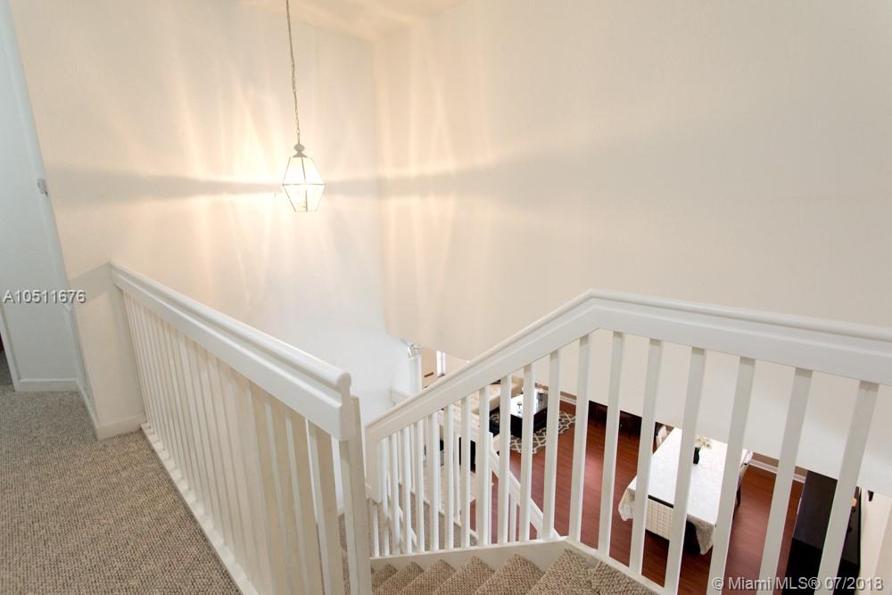 FLORIDIAN BAY ESTATES - Residential