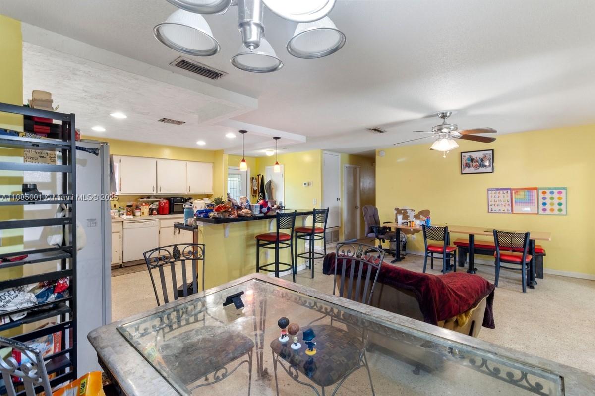 CATALINA ISLE ESTATES UNIT - Residential