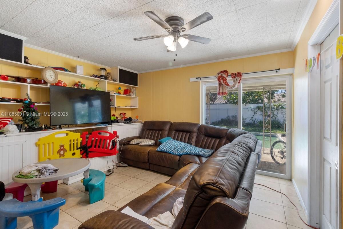 CATALINA ISLE ESTATES UNIT - Residential