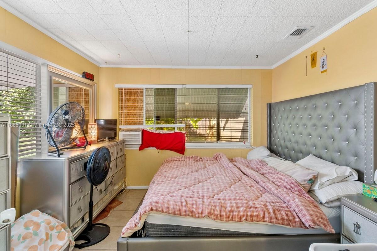 CATALINA ISLE ESTATES UNIT - Residential