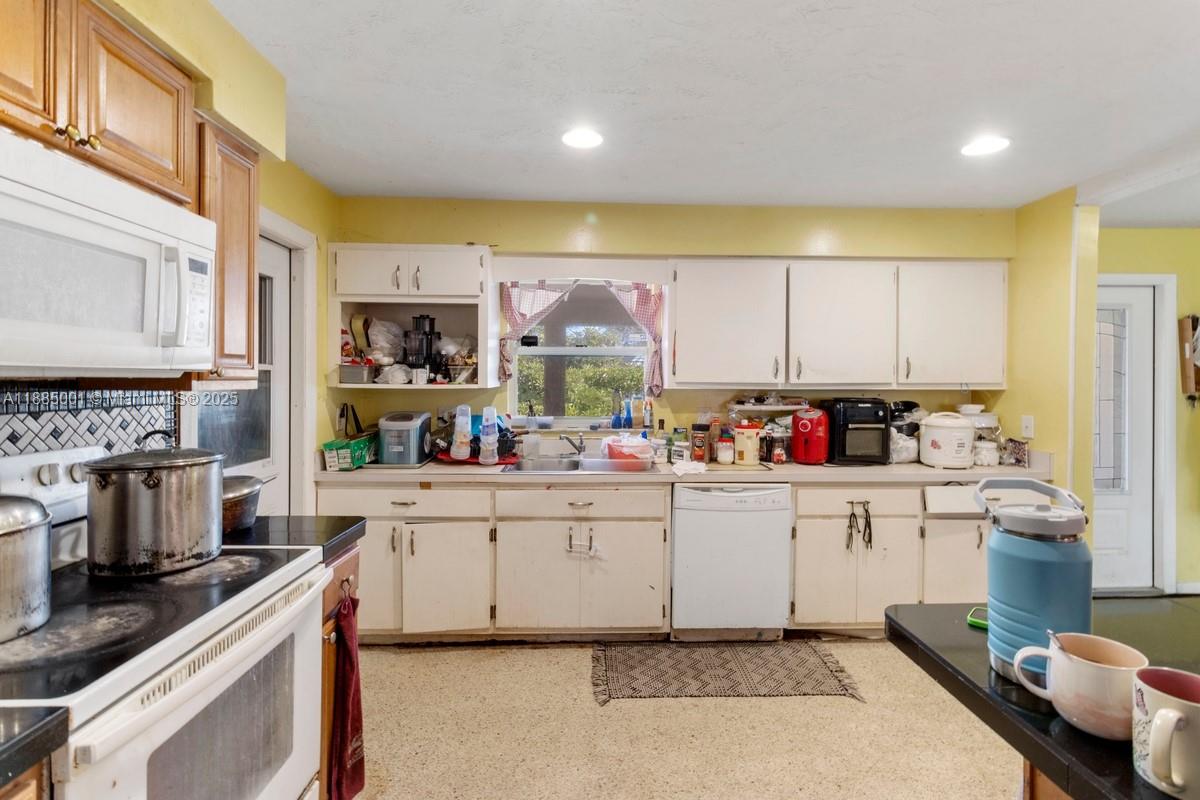 CATALINA ISLE ESTATES UNIT - Residential