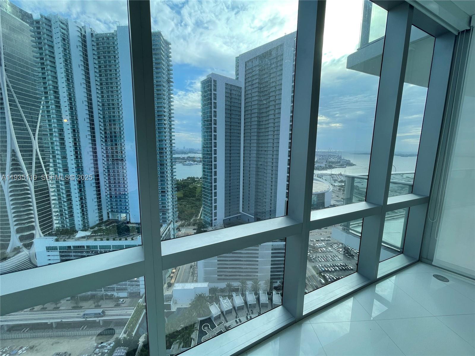 PARAMOUNT MIAMI WORLD - Residential