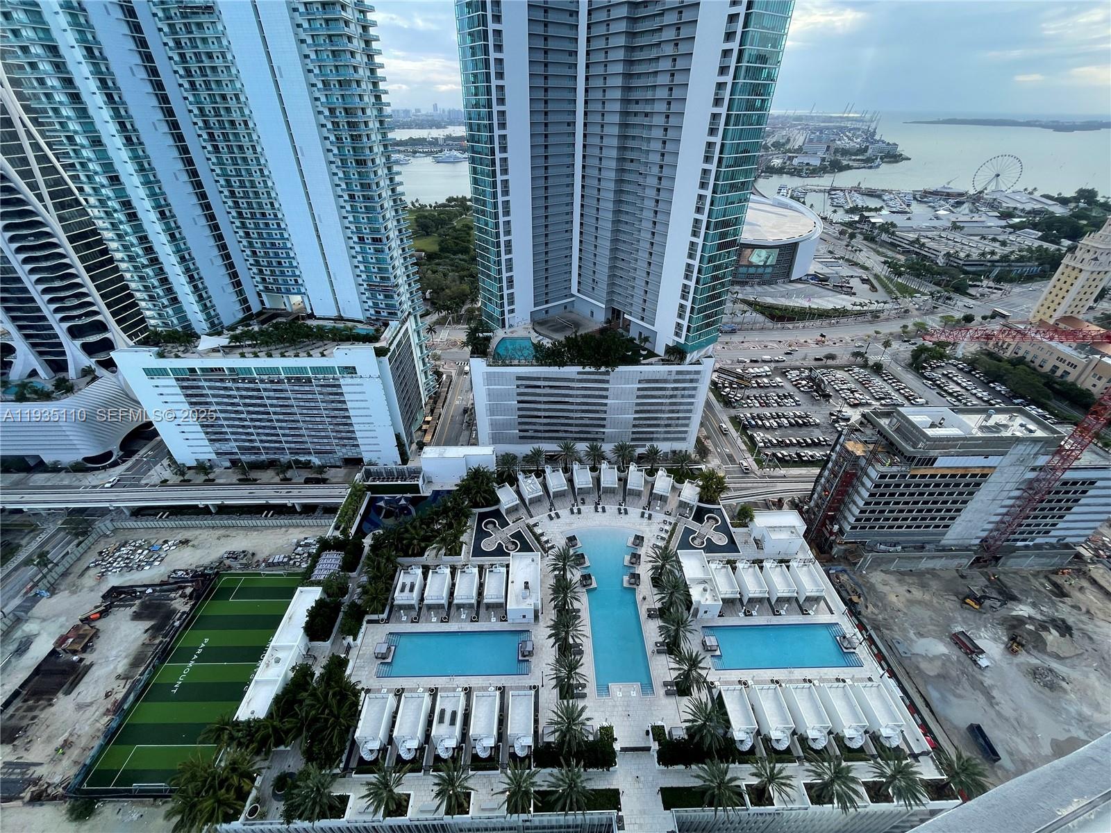 PARAMOUNT MIAMI WORLD - Residential