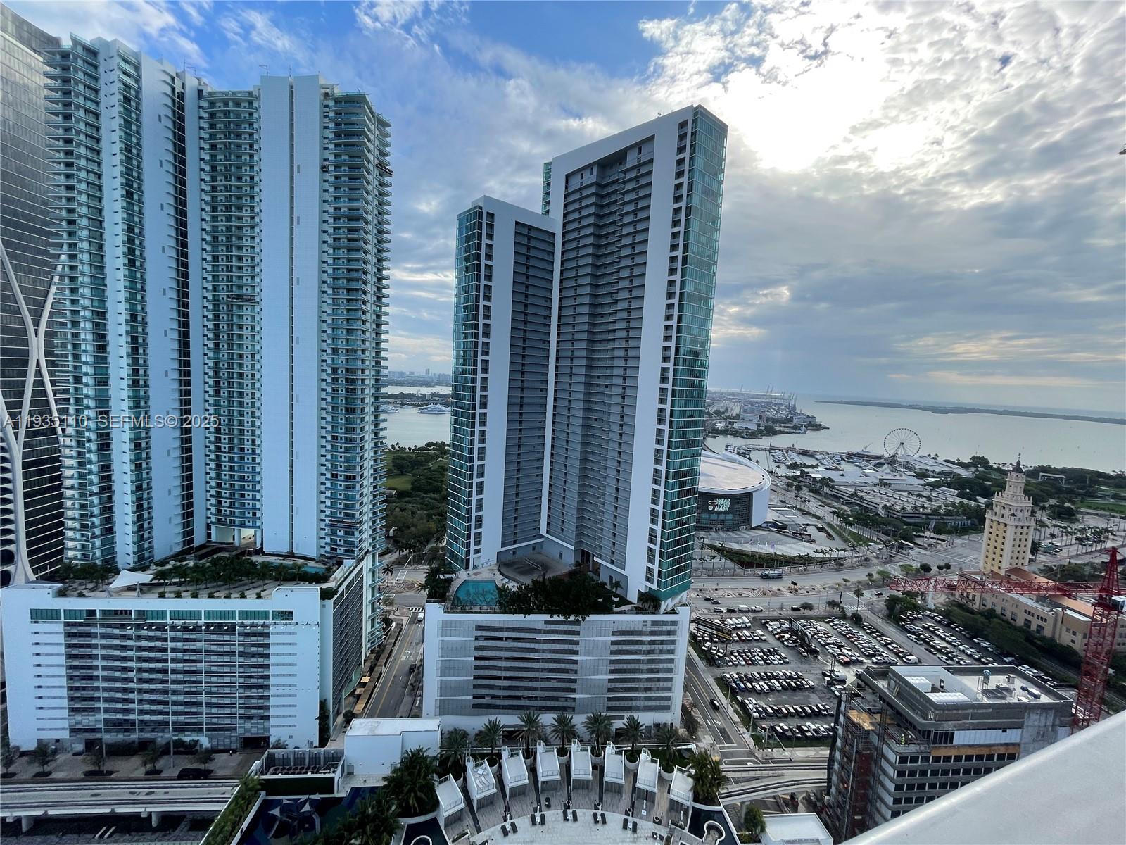 PARAMOUNT MIAMI WORLD - Residential