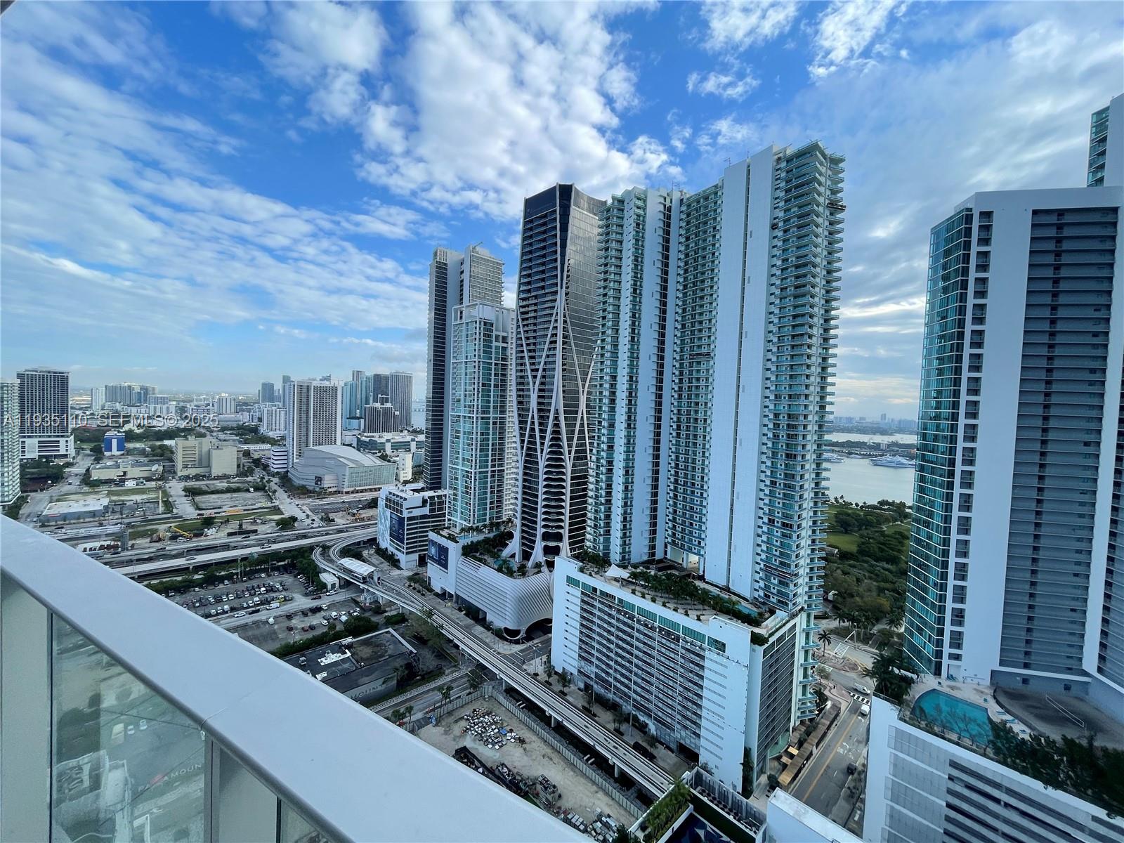 PARAMOUNT MIAMI WORLD - Residential