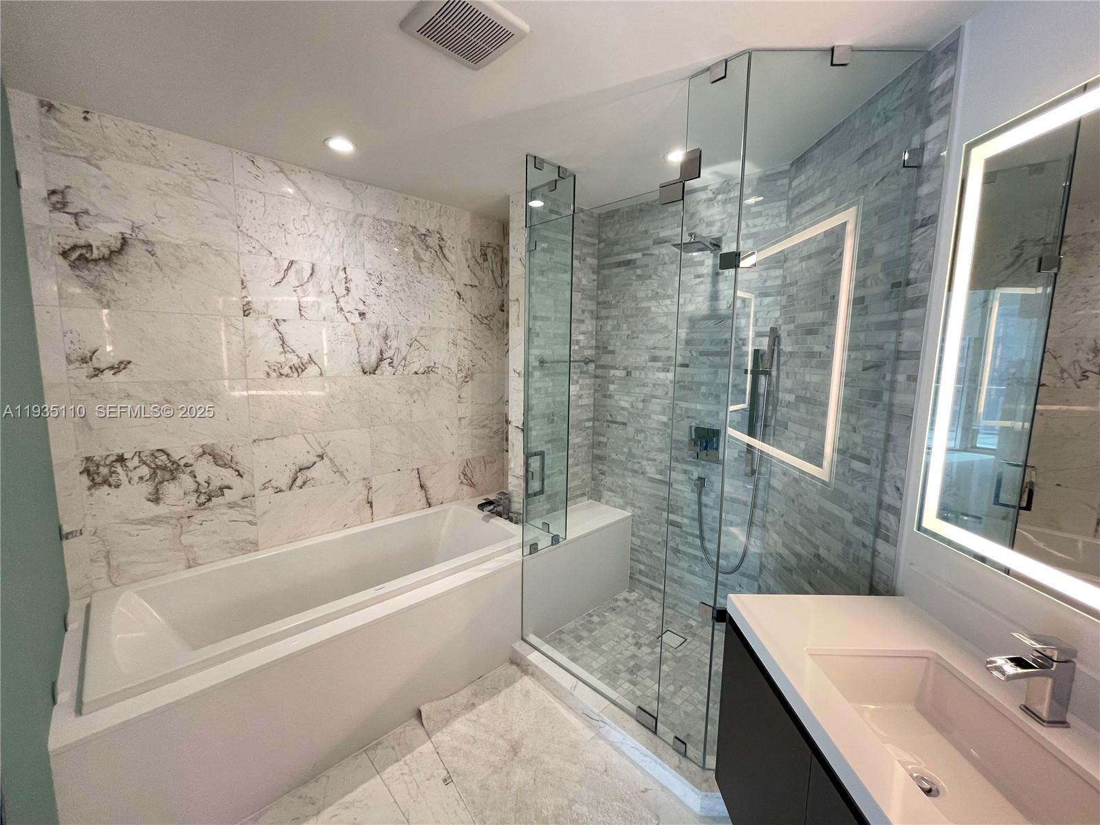 PARAMOUNT MIAMI WORLD - Residential