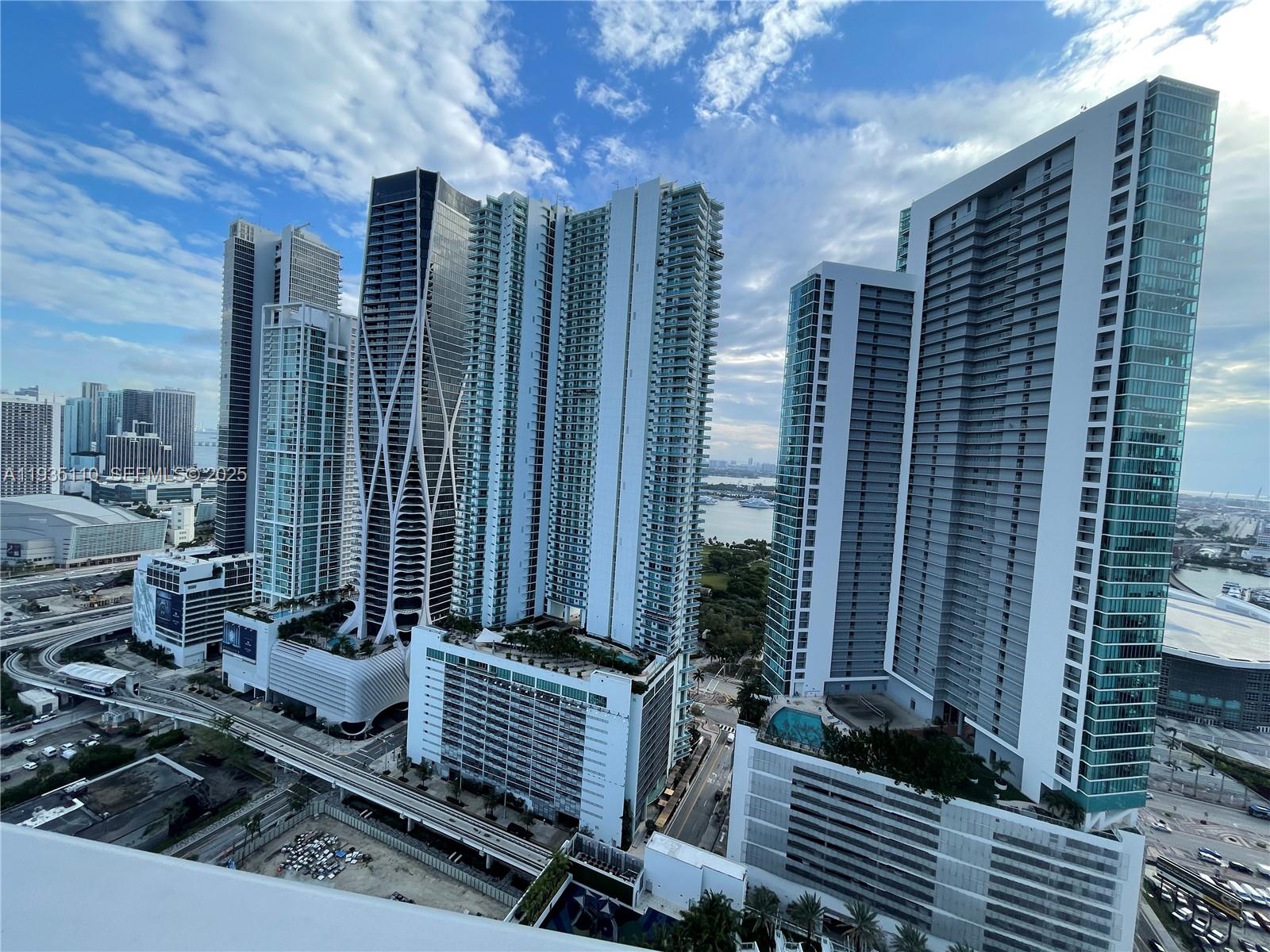 PARAMOUNT MIAMI WORLD - Residential