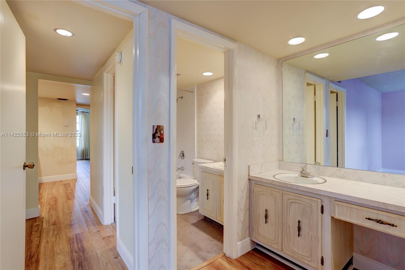 FRENCH QUARTER CONDOMINIU - Residential