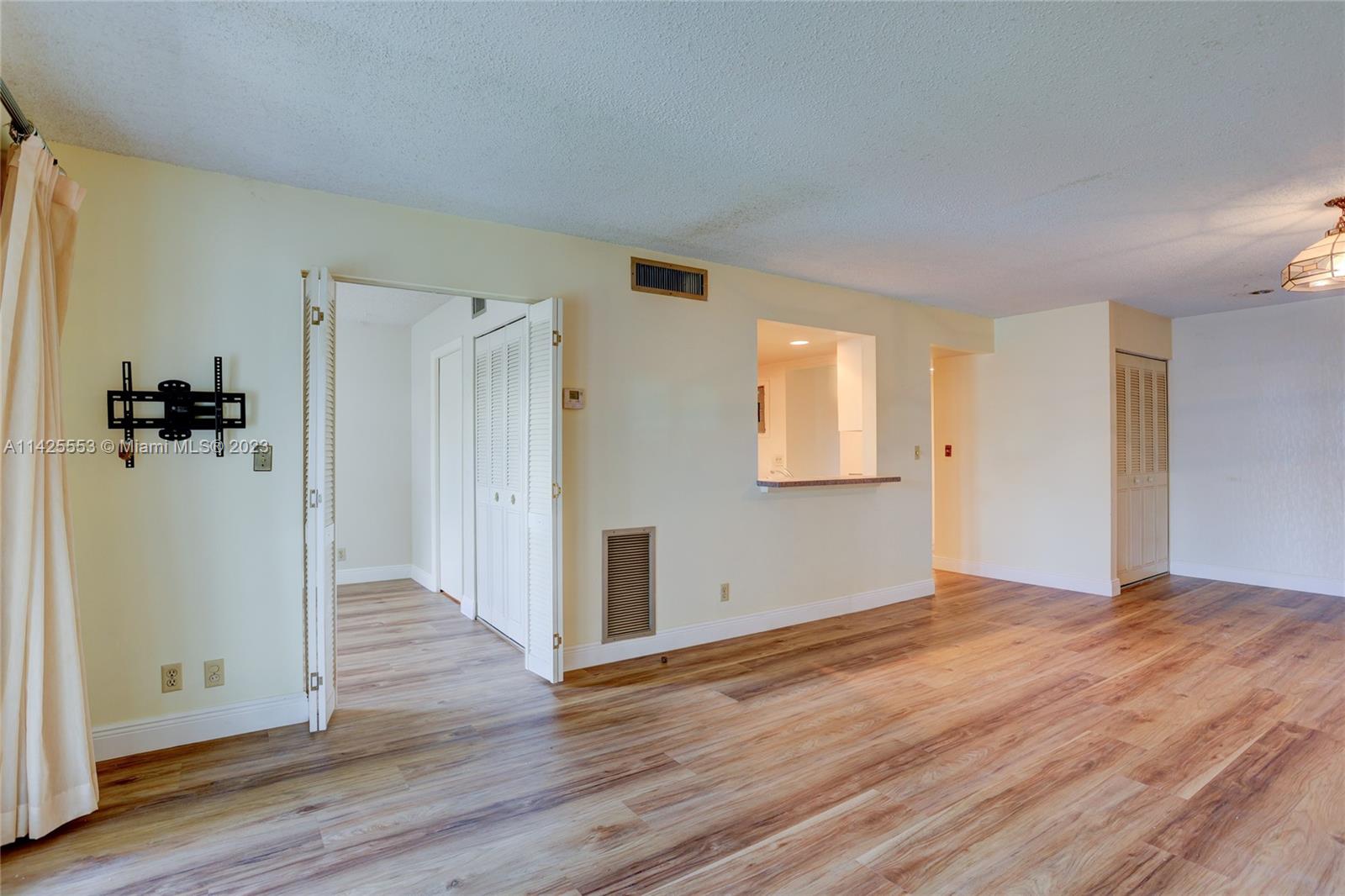 FRENCH QUARTER CONDOMINIU - Residential