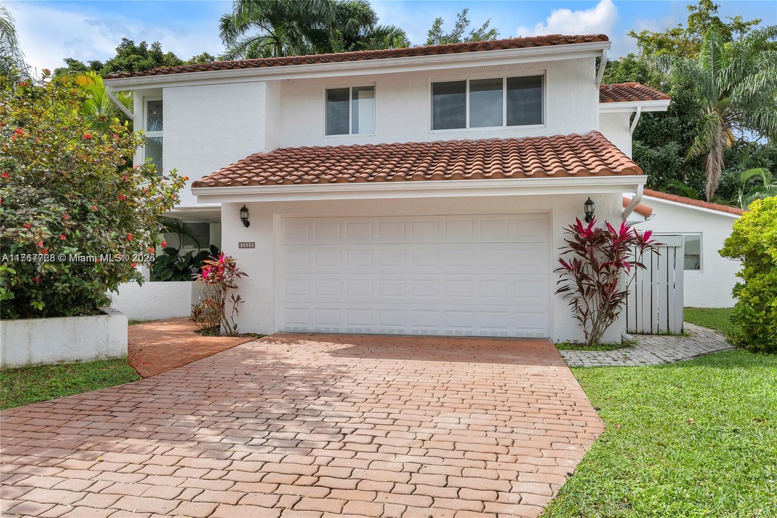 Rental Property at 3626 Sw 57th Ave, Miami, Broward County, Florida - Bedrooms: 5 
Bathrooms: 5  - $8,000 MO.