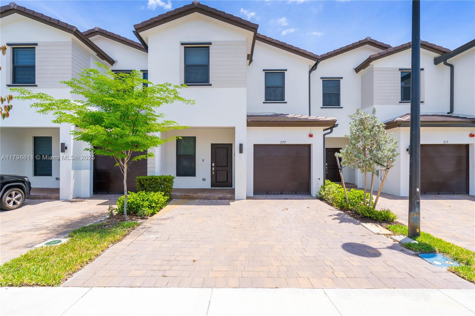 Rental Property at 209 Sw 159th Way 209, Pembroke Pines, Miami-Dade County, Florida - Bedrooms: 4 
Bathrooms: 3  - $3,900 MO.