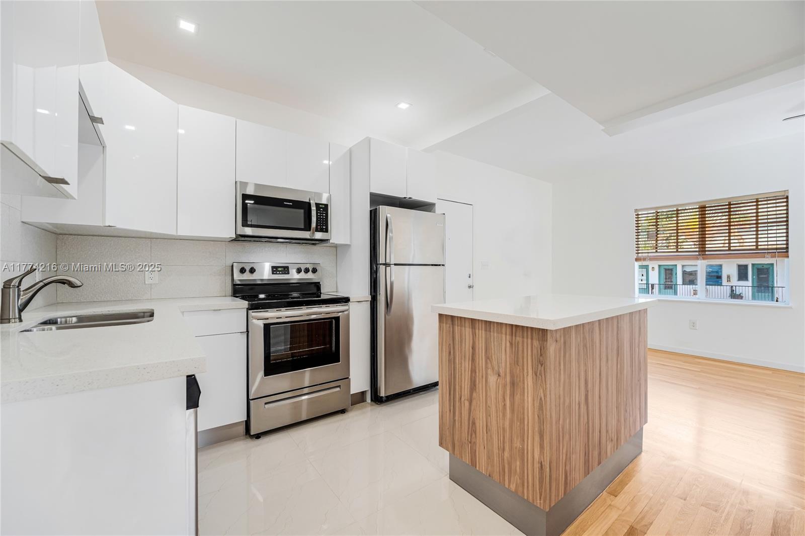 Rental Property at 750 Pennsylvania Ave 7, Miami Beach, Miami-Dade County, Florida - Bedrooms: 2 
Bathrooms: 2  - $3,200 MO.