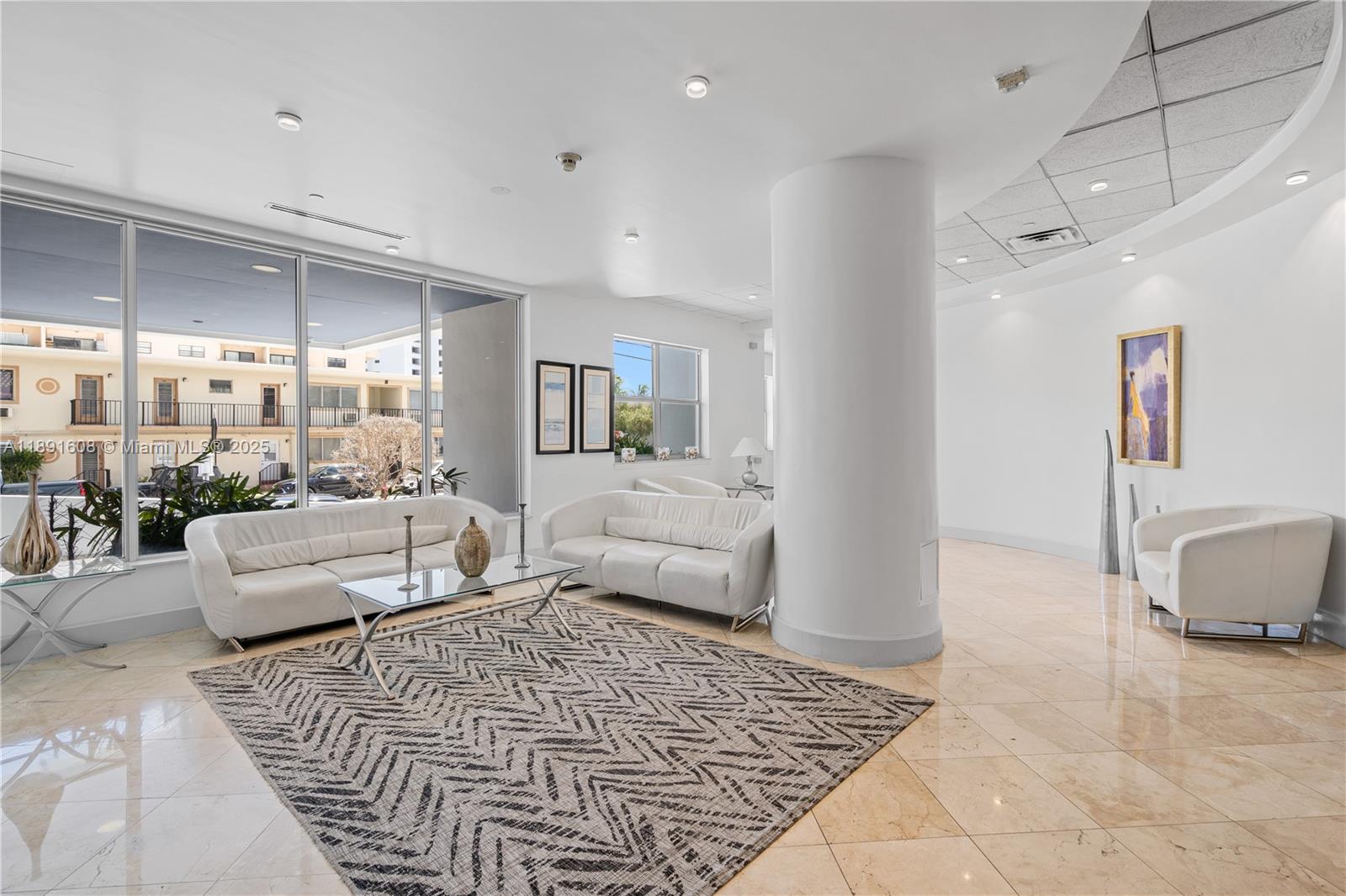 401 BLU OF NORTH BEACH CO - Residential Lease