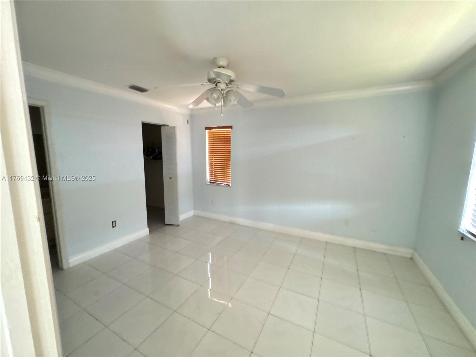 LAGO GRANDE THREE-A CONDO - Residential