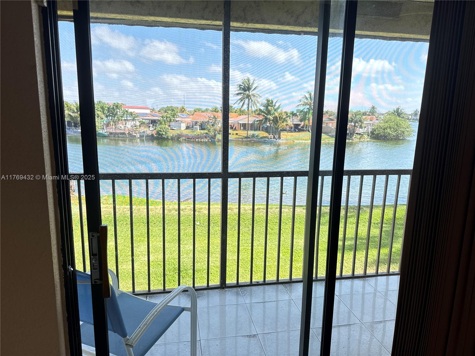 LAGO GRANDE THREE-A CONDO - Residential
