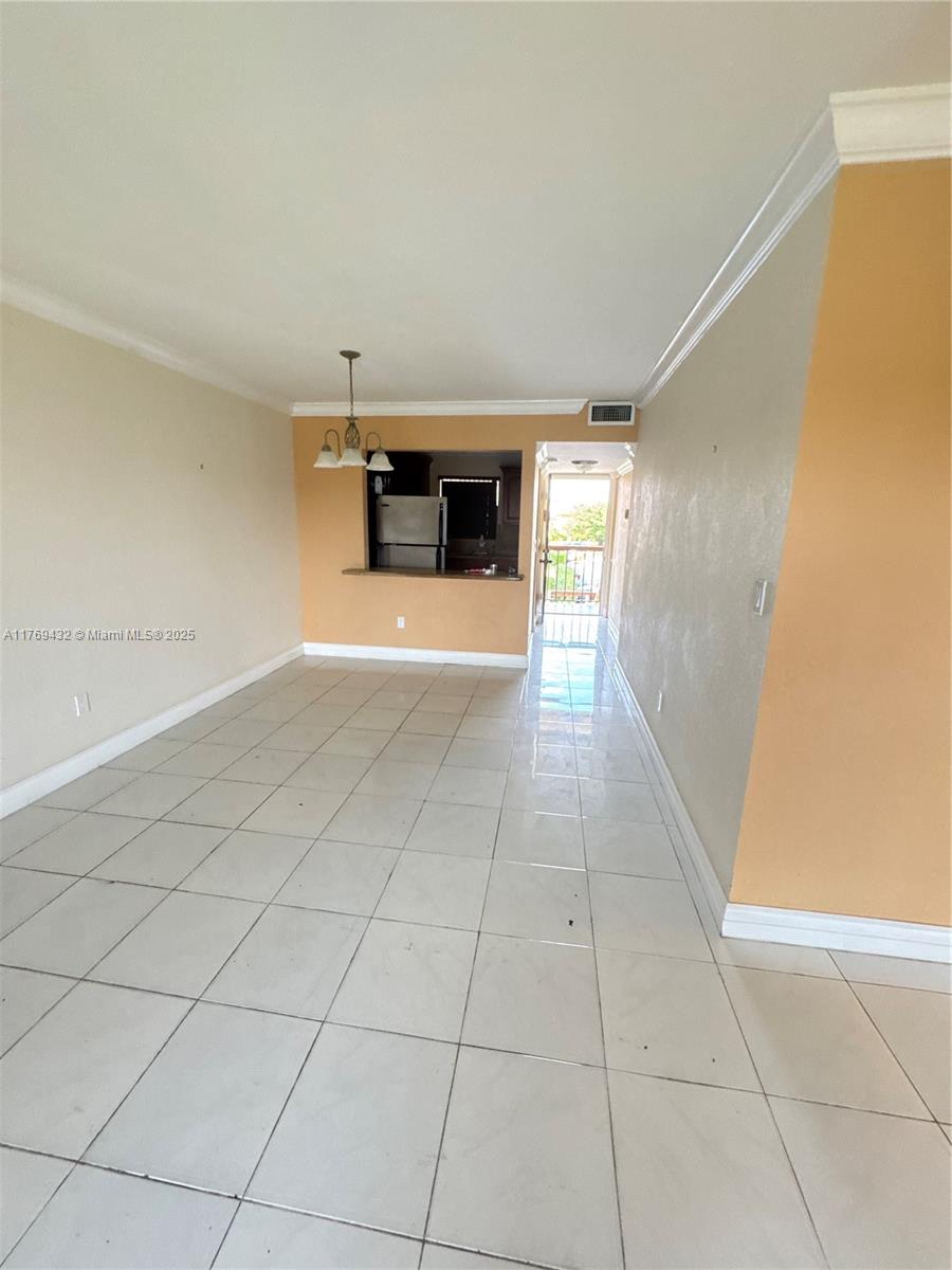 LAGO GRANDE THREE-A CONDO - Residential