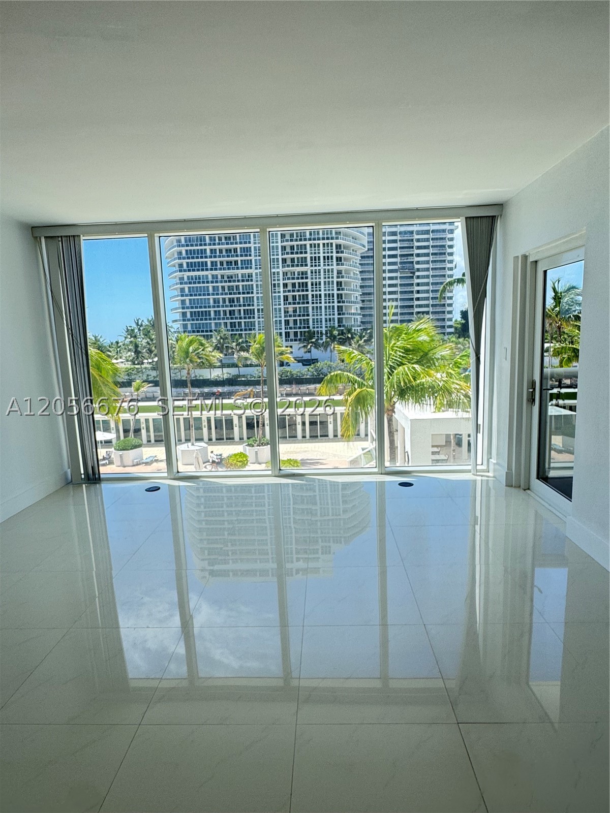 10275 Collins Ave 316
