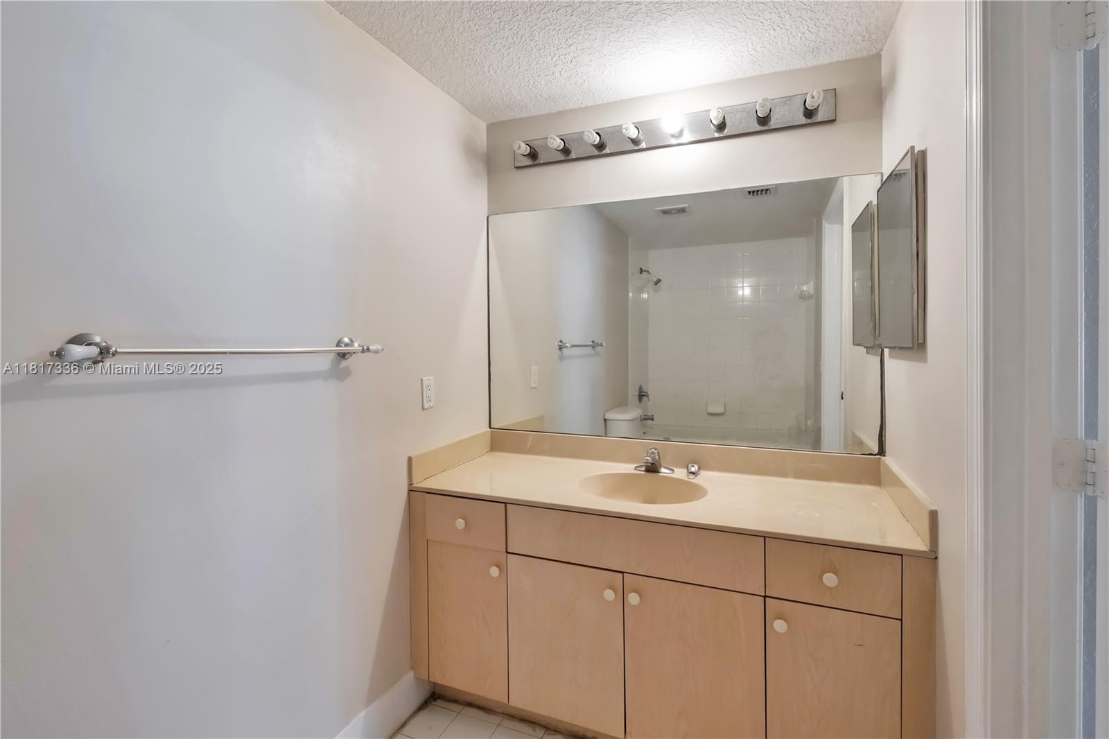 BELVEDERE ISLES CONDO NO - Residential