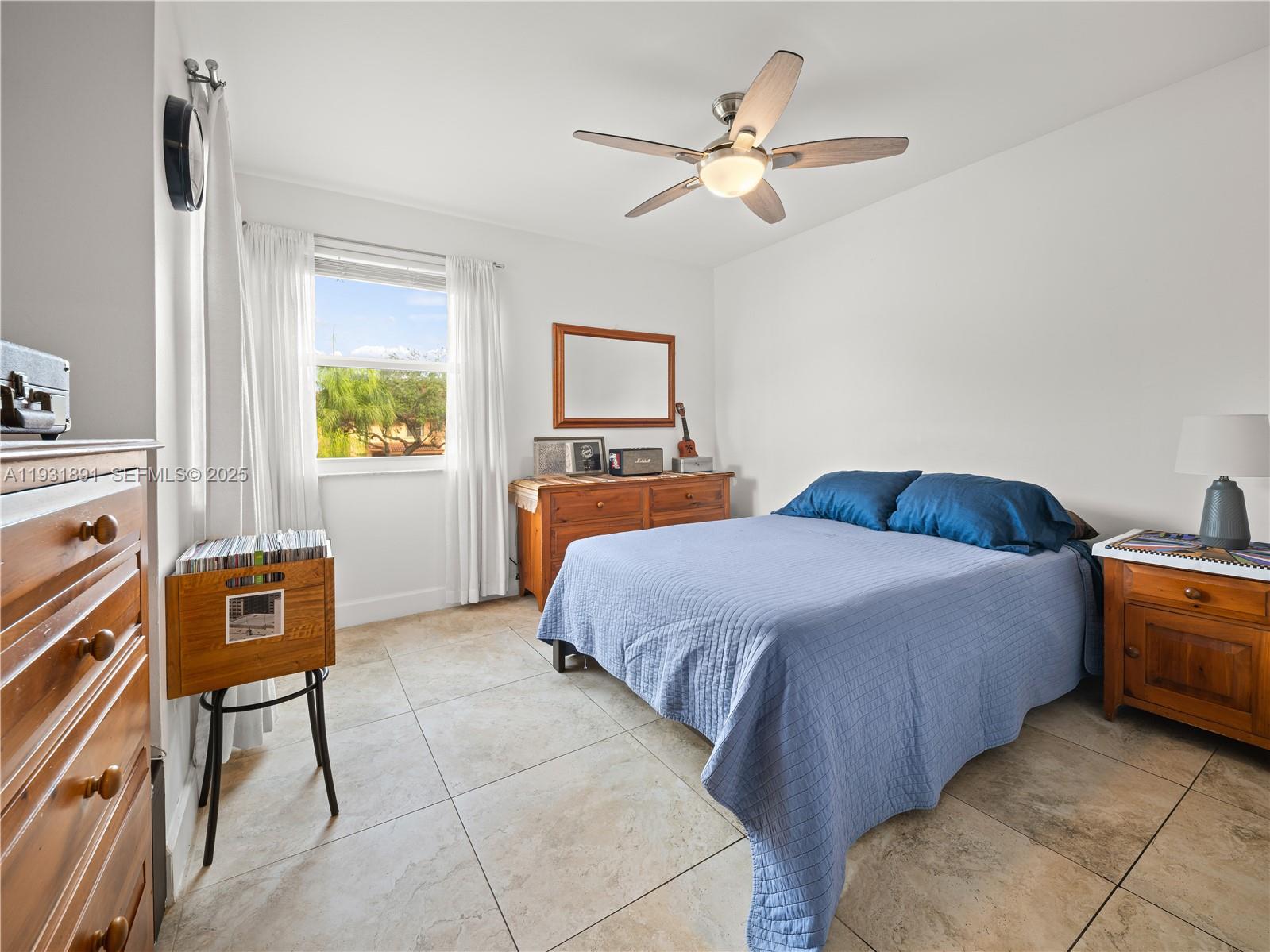 PEMBROKE LAKES SOUTH - Residential