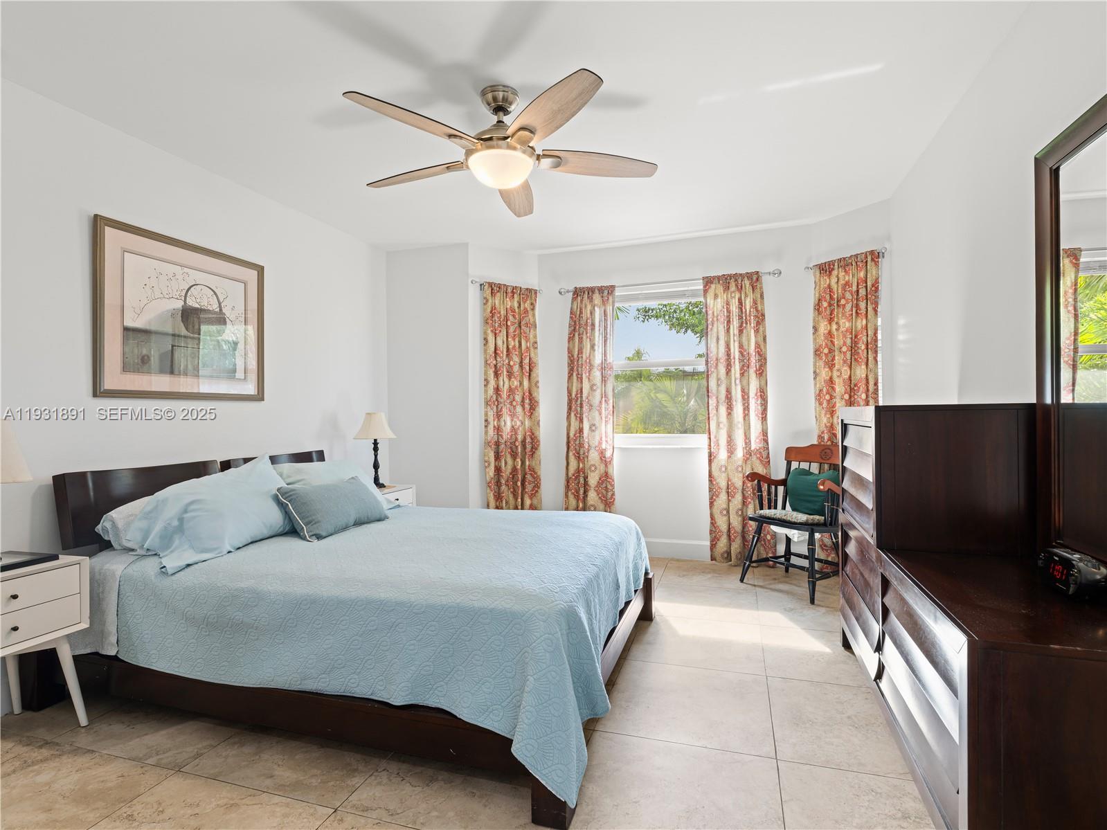 PEMBROKE LAKES SOUTH - Residential