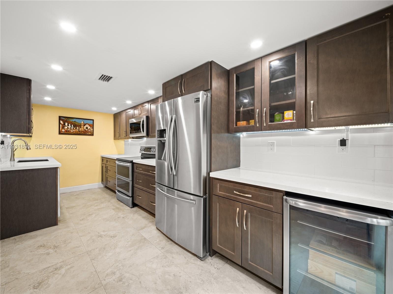 PEMBROKE LAKES SOUTH - Residential