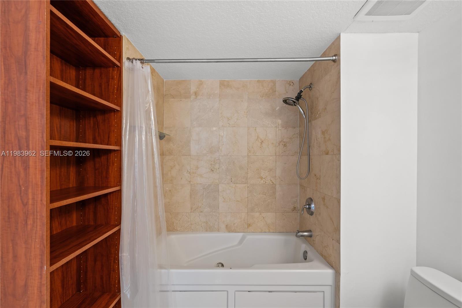 1800 CLUB CONDO - Residential