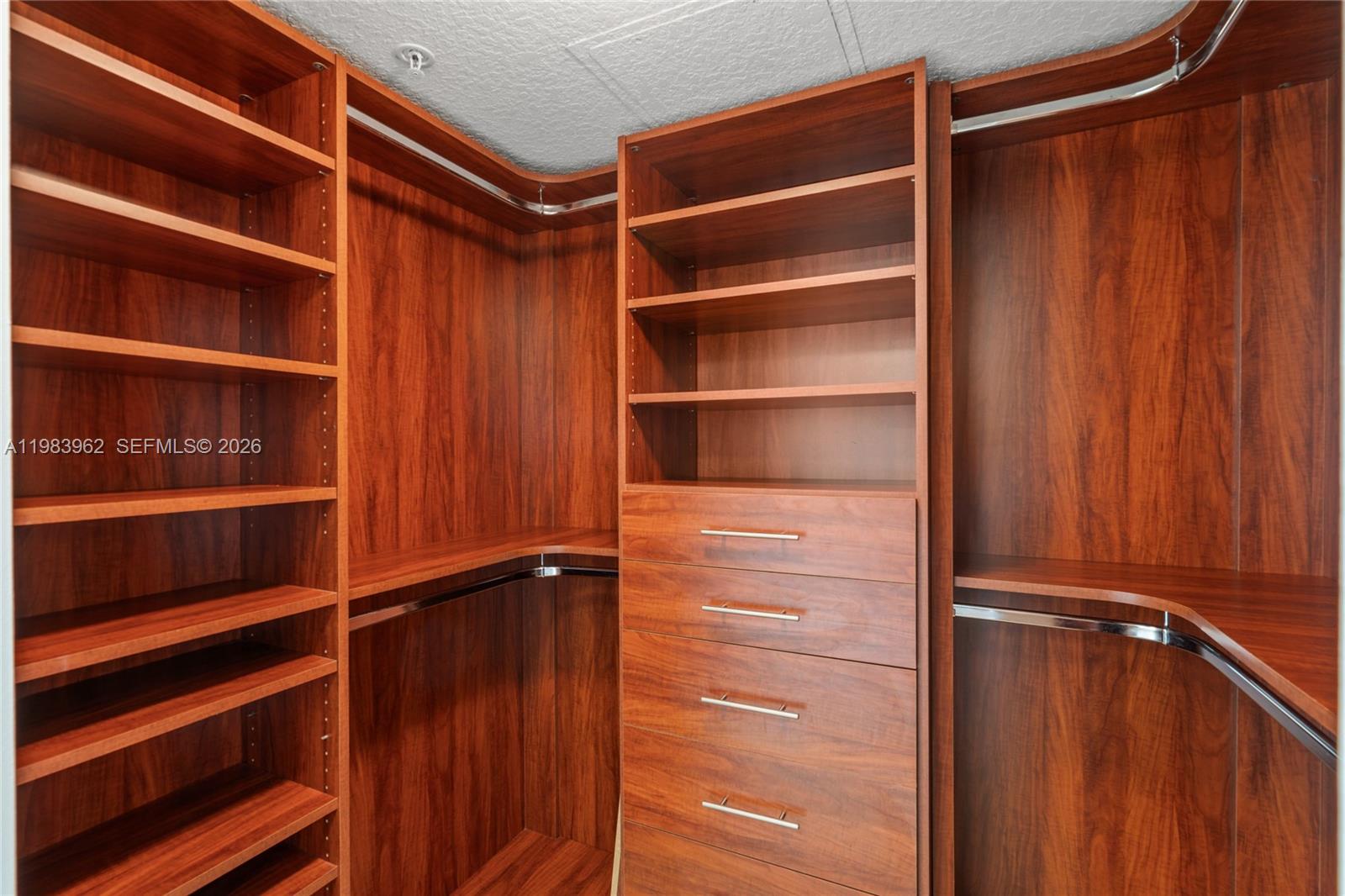 1800 CLUB CONDO - Residential