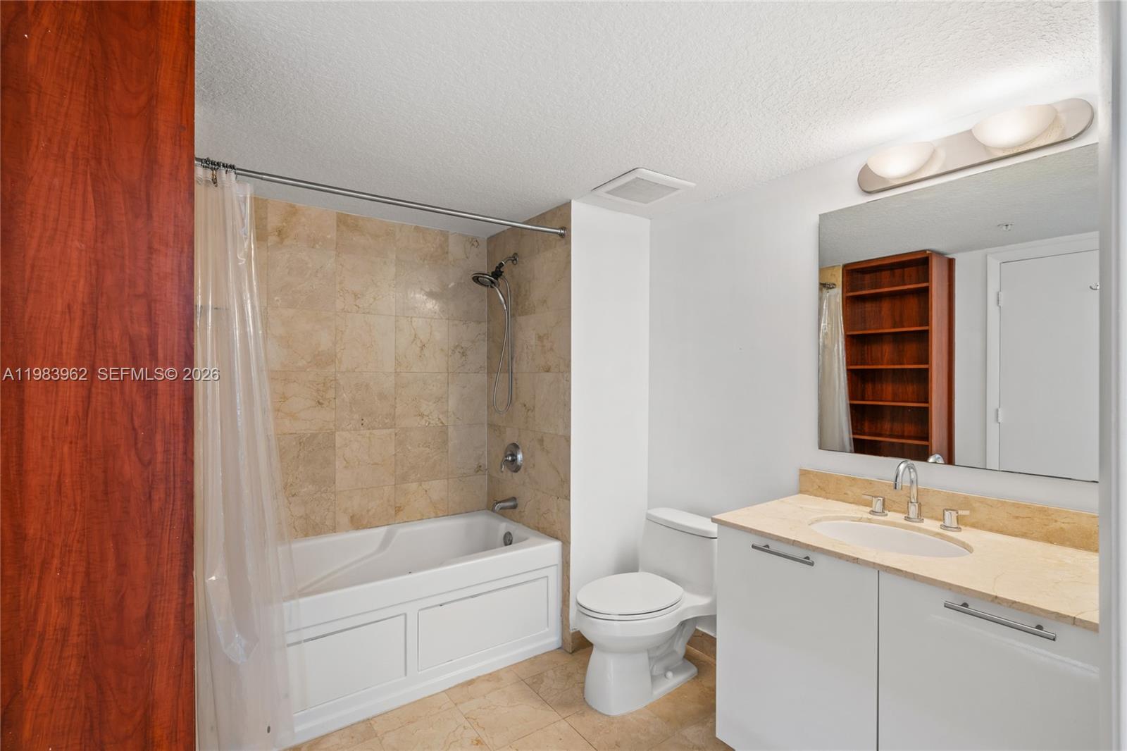 1800 CLUB CONDO - Residential