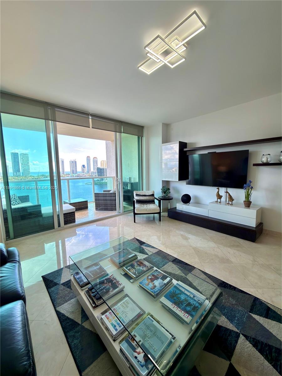 AVENTURA MARINA CONDO - Residential