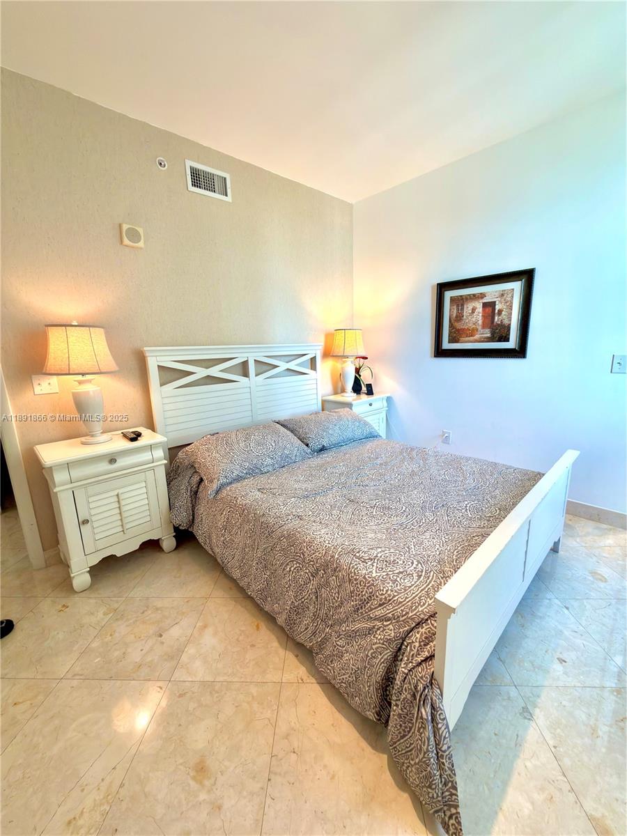 AVENTURA MARINA CONDO - Residential