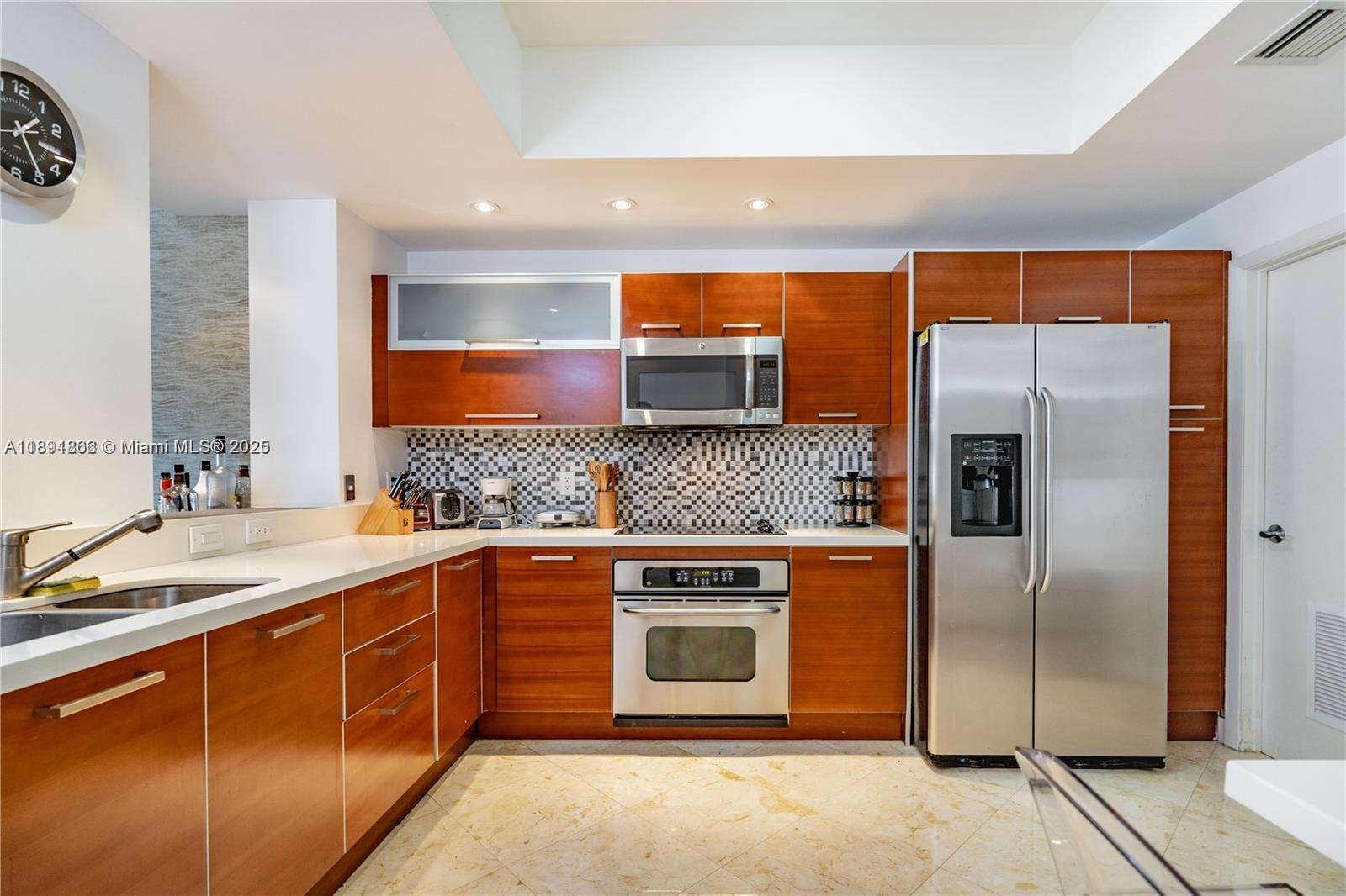 AVENTURA MARINA CONDO - Residential